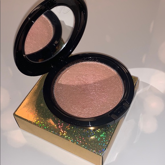 MAC Highlighter ✨ - Picture 2 of 4